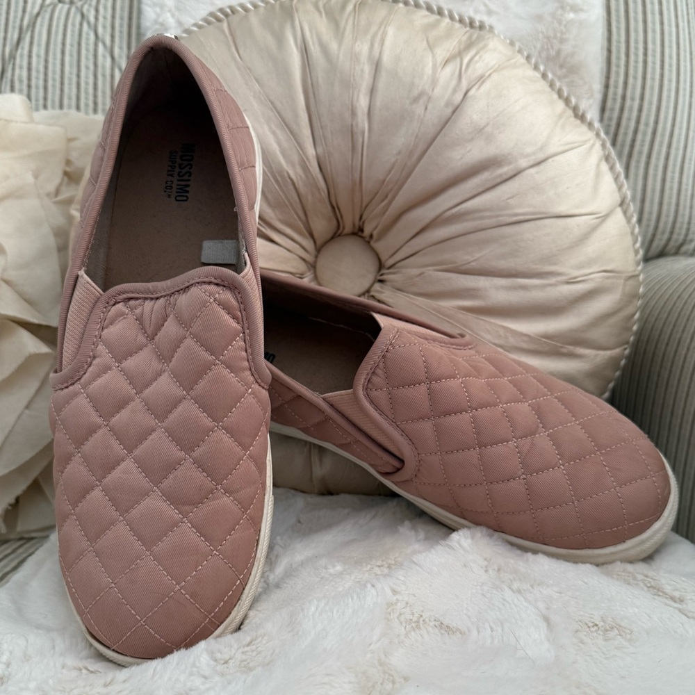 Quilted Mauve Slip-On Women’s Shoes Size 7 1/2